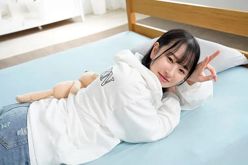 Em sinh viên đang làm tình em đòi ra cầu thang chịch tiếp lén lút tìm cảm giác lạ